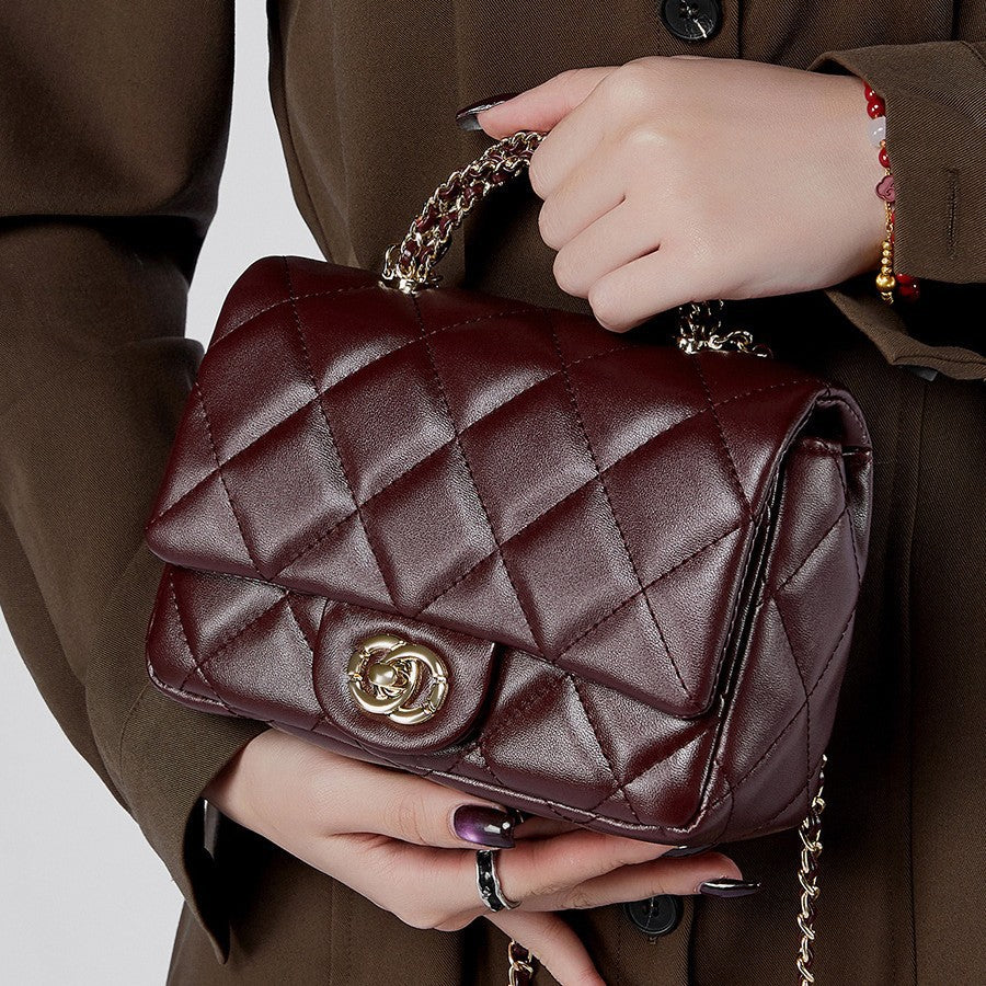 Metal chain diamond grid handbag